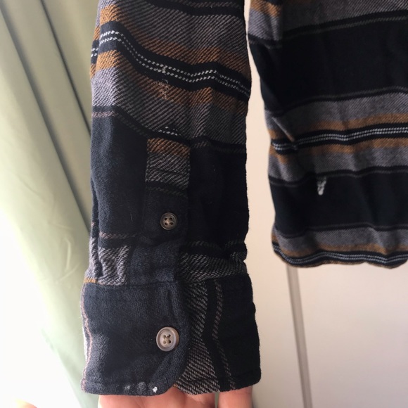 Old Navy knit shirt - Picture 7 of 7